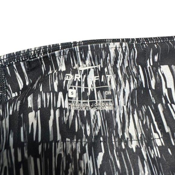 Nike Dry Fit Capri Workout Leggings - Picture 4 of 7